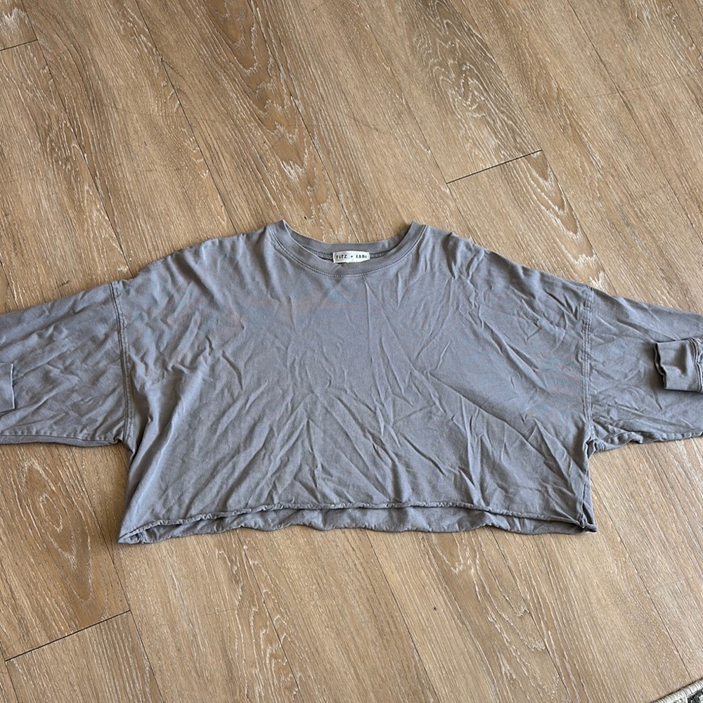 Buckle Gray Crop Top